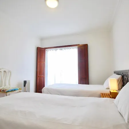 Catarina House - Baleal Beach, Balcony, Pool Ferrel