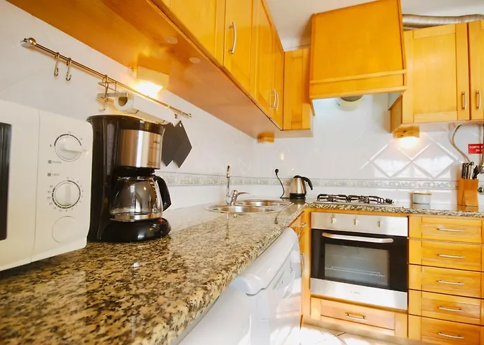 Semesterbostad Catarina House - Baleal Beach, Balcony, Pool Ferrel (Leiria)